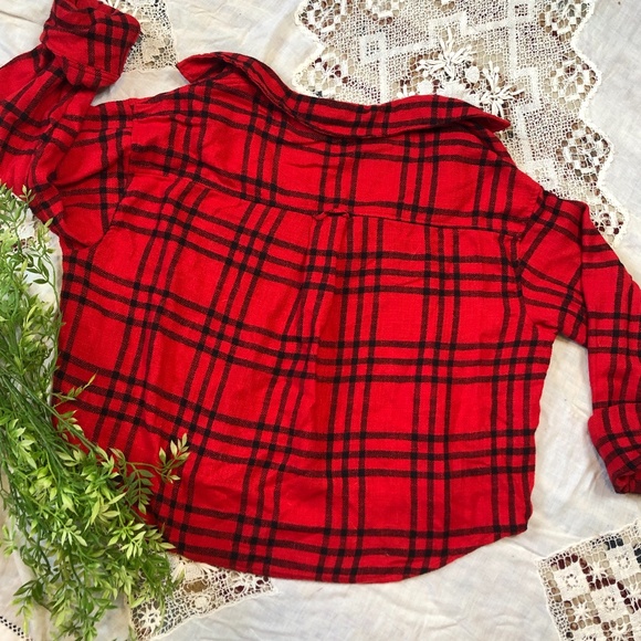 PINK Victoria's Secret Medium Red Plaid Flannel Crop Button Up Long Sleeve - Picture 4 of 4